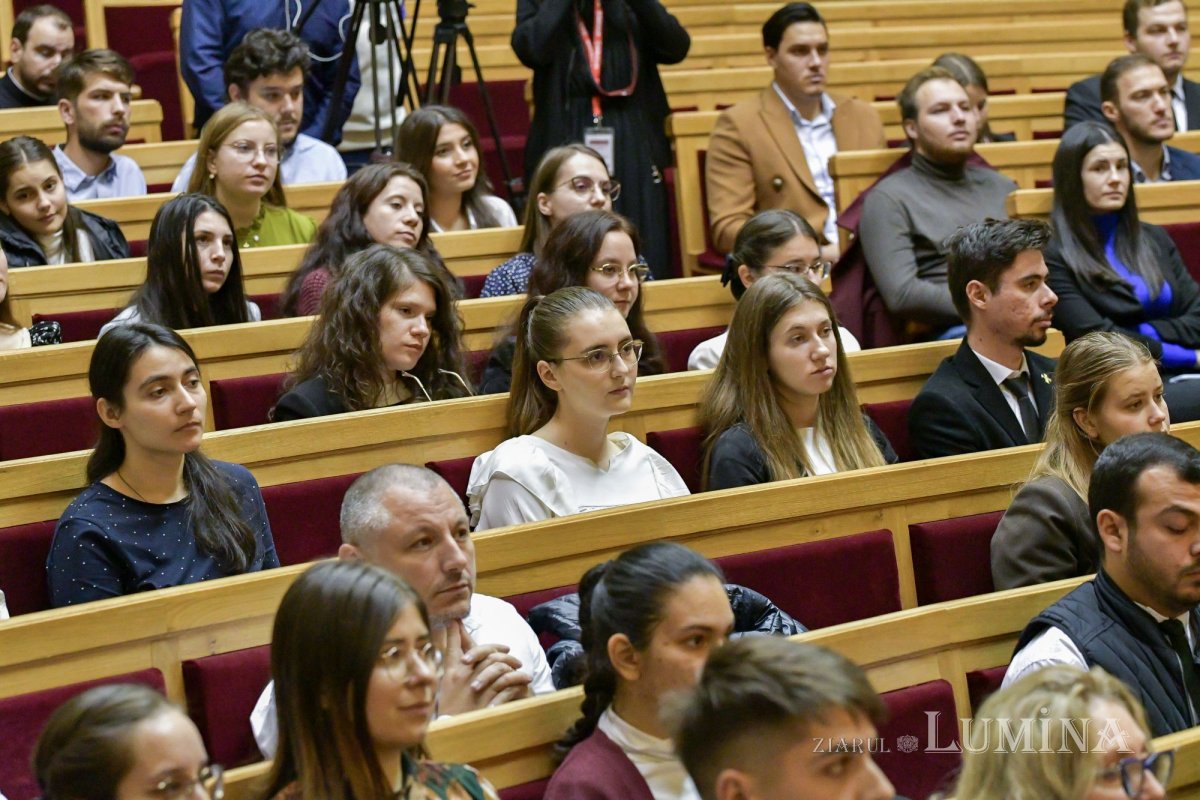 Gala voluntarilor „Tineri în acțiune!” la Palatul Patriarhiei 233576