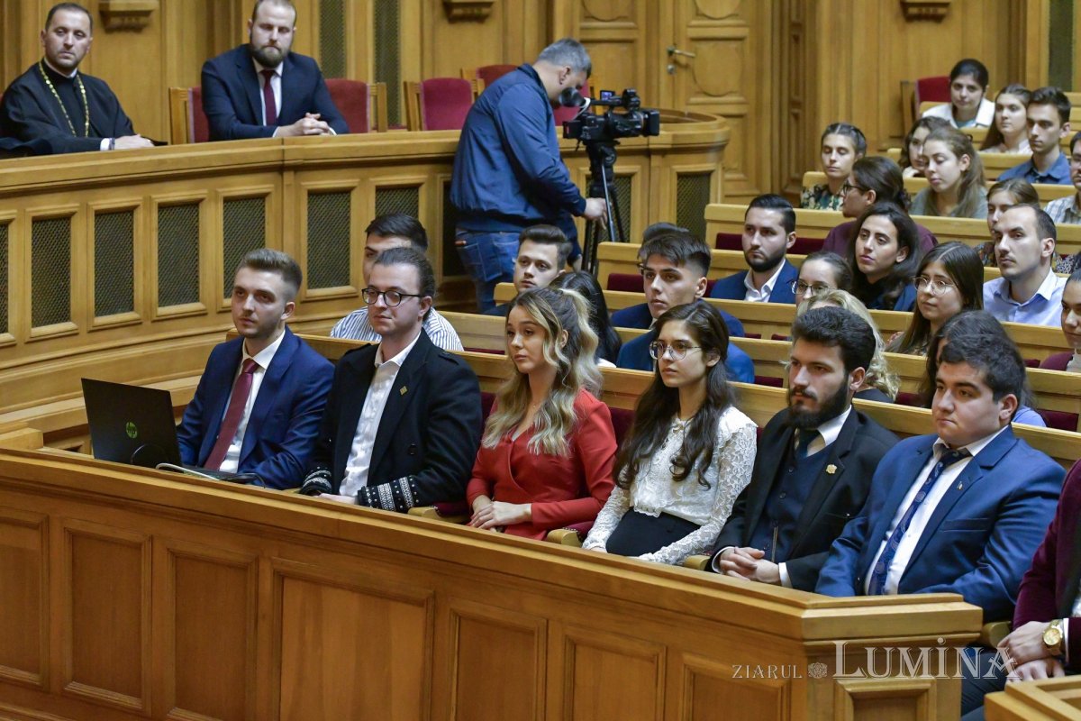 Gala voluntarilor „Tineri în acțiune!” la Palatul Patriarhiei 233578