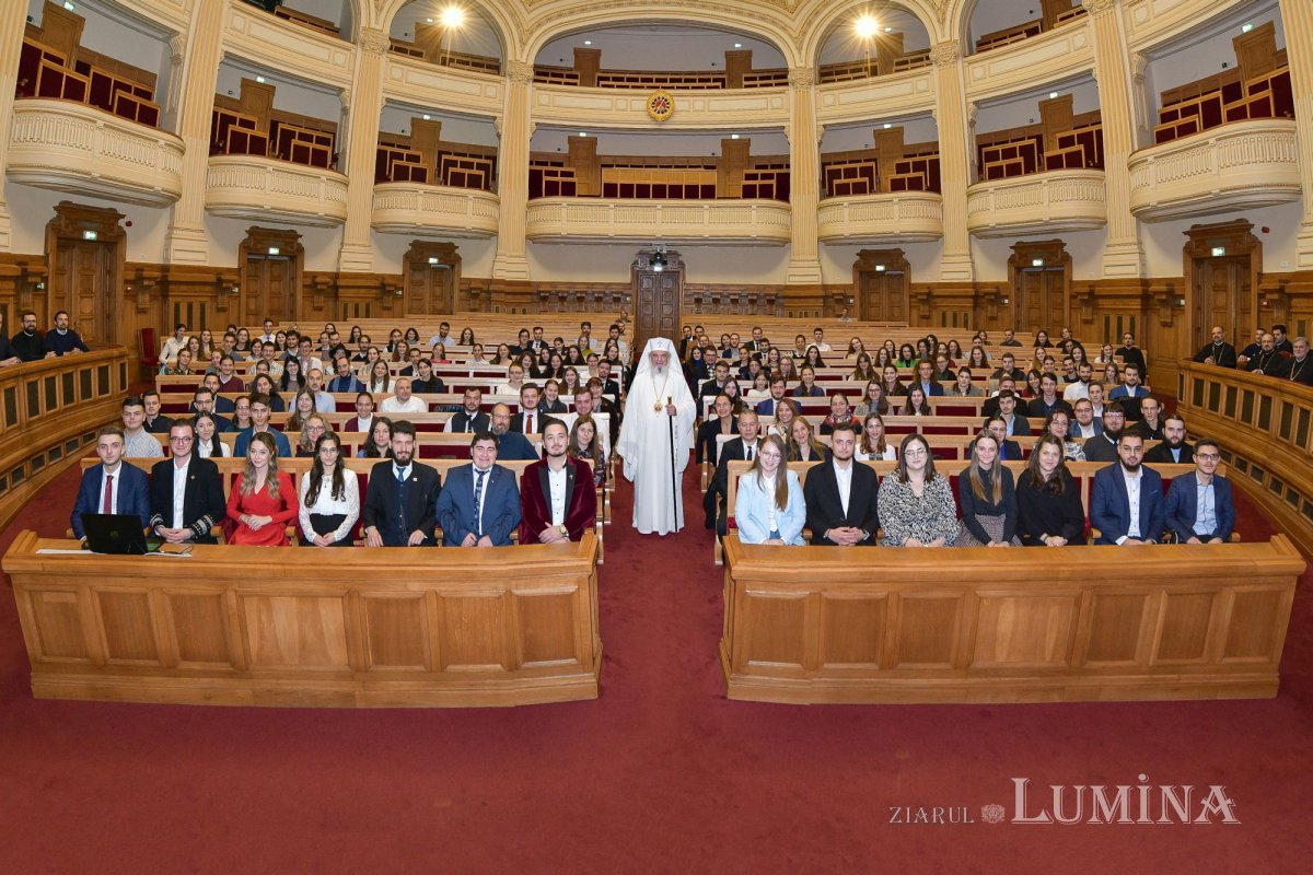 Gala voluntarilor „Tineri în acțiune!” la Palatul Patriarhiei 233586