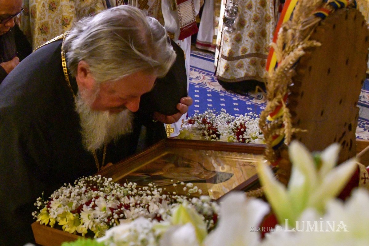 Starețul isihast al Mănăstirii Neamț sărbătorit în Capitală 234187