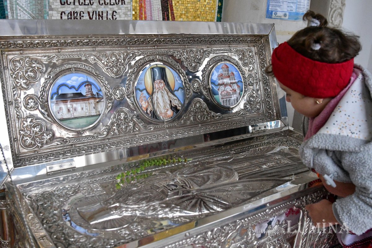 Starețul isihast al Mănăstirii Neamț sărbătorit în Capitală 234190