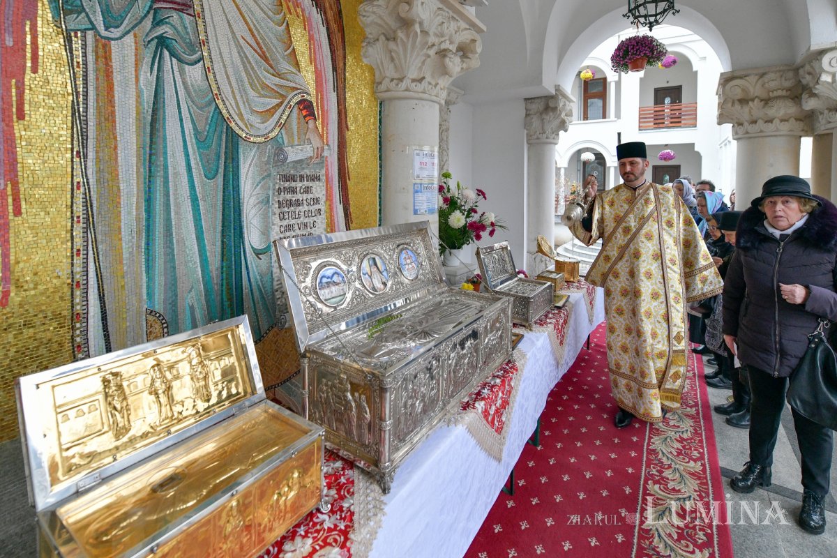 Starețul isihast al Mănăstirii Neamț sărbătorit în Capitală 234192