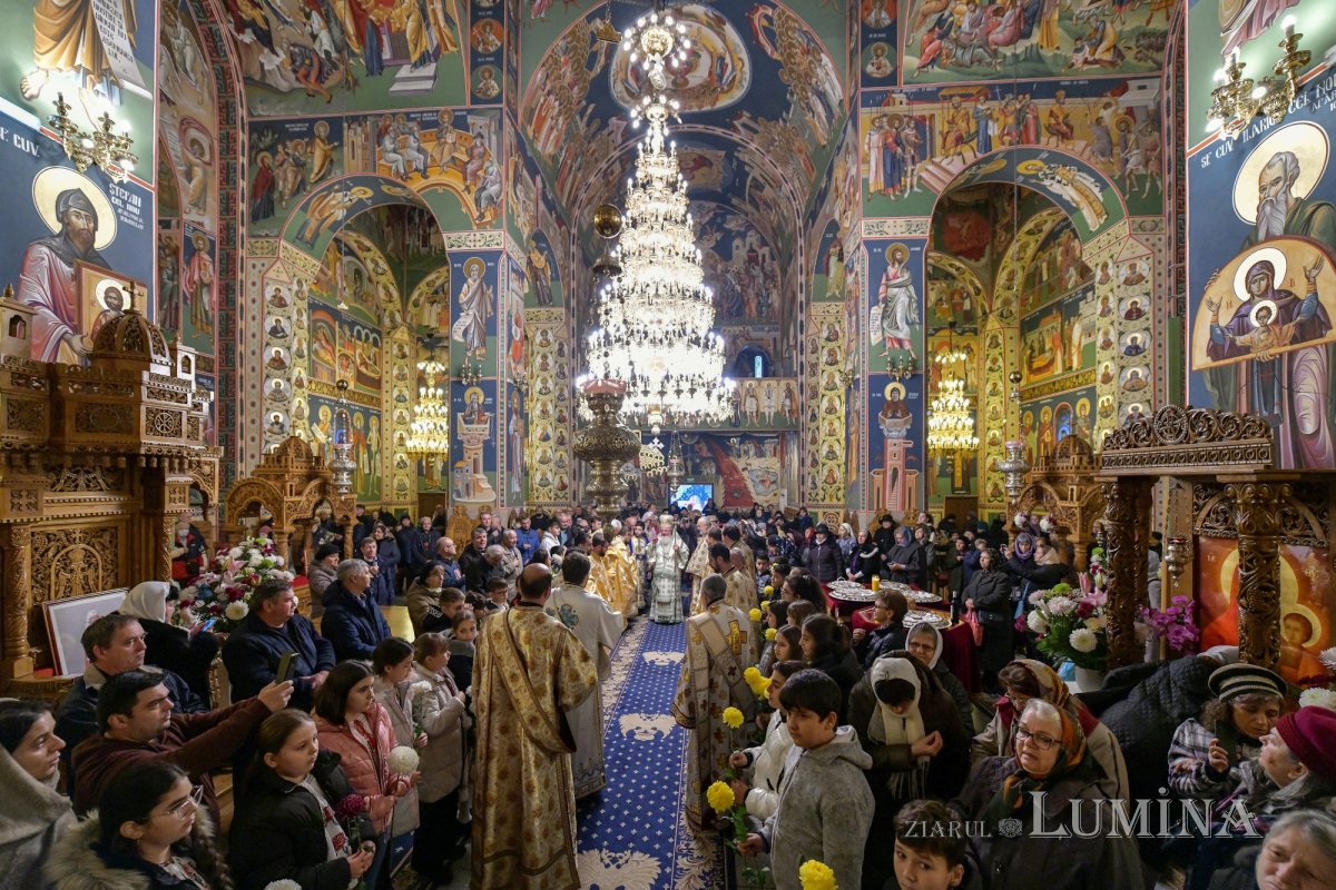 Starețul isihast al Mănăstirii Neamț sărbătorit în Capitală 234209