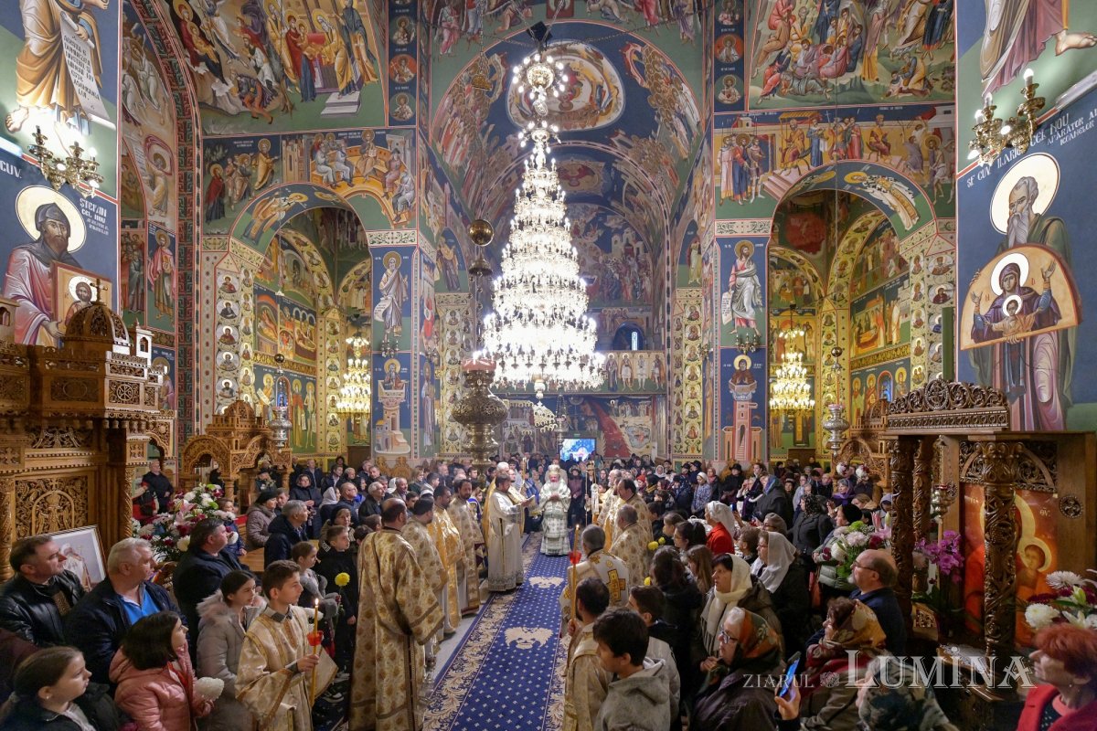 Starețul isihast al Mănăstirii Neamț sărbătorit în Capitală 234223