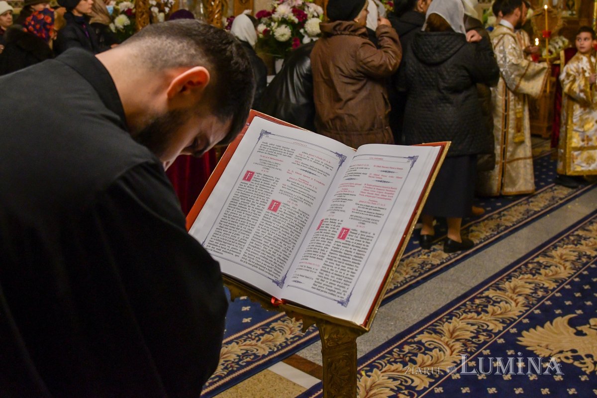 Starețul isihast al Mănăstirii Neamț sărbătorit în Capitală 234236