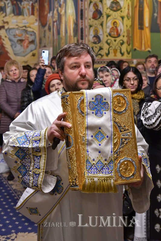 Starețul isihast al Mănăstirii Neamț sărbătorit în Capitală 234237