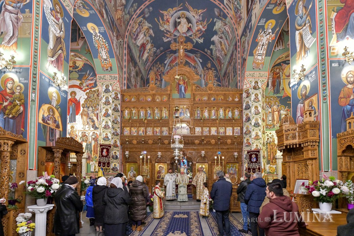 Starețul isihast al Mănăstirii Neamț sărbătorit în Capitală 234238