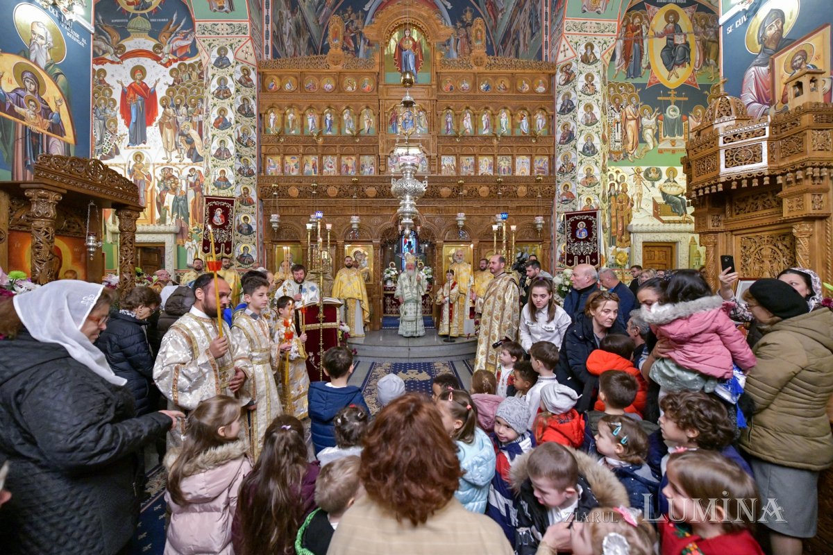 Starețul isihast al Mănăstirii Neamț sărbătorit în Capitală 234240