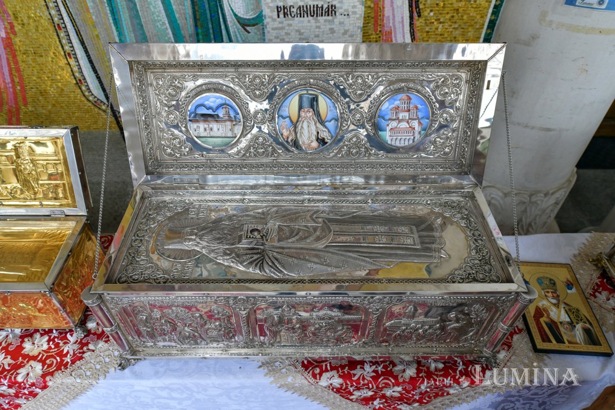 Starețul isihast al Mănăstirii Neamț sărbătorit în Capitală 234245