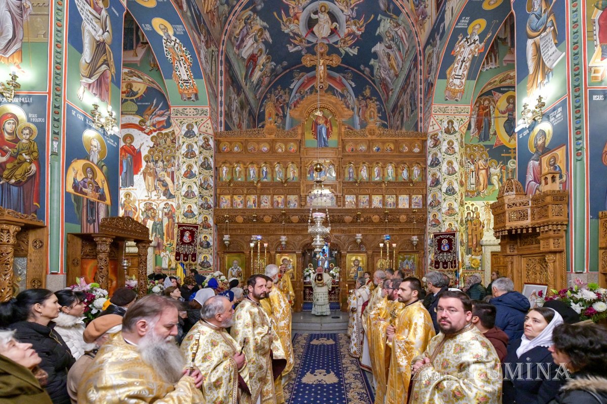 Starețul isihast al Mănăstirii Neamț sărbătorit în Capitală 234246