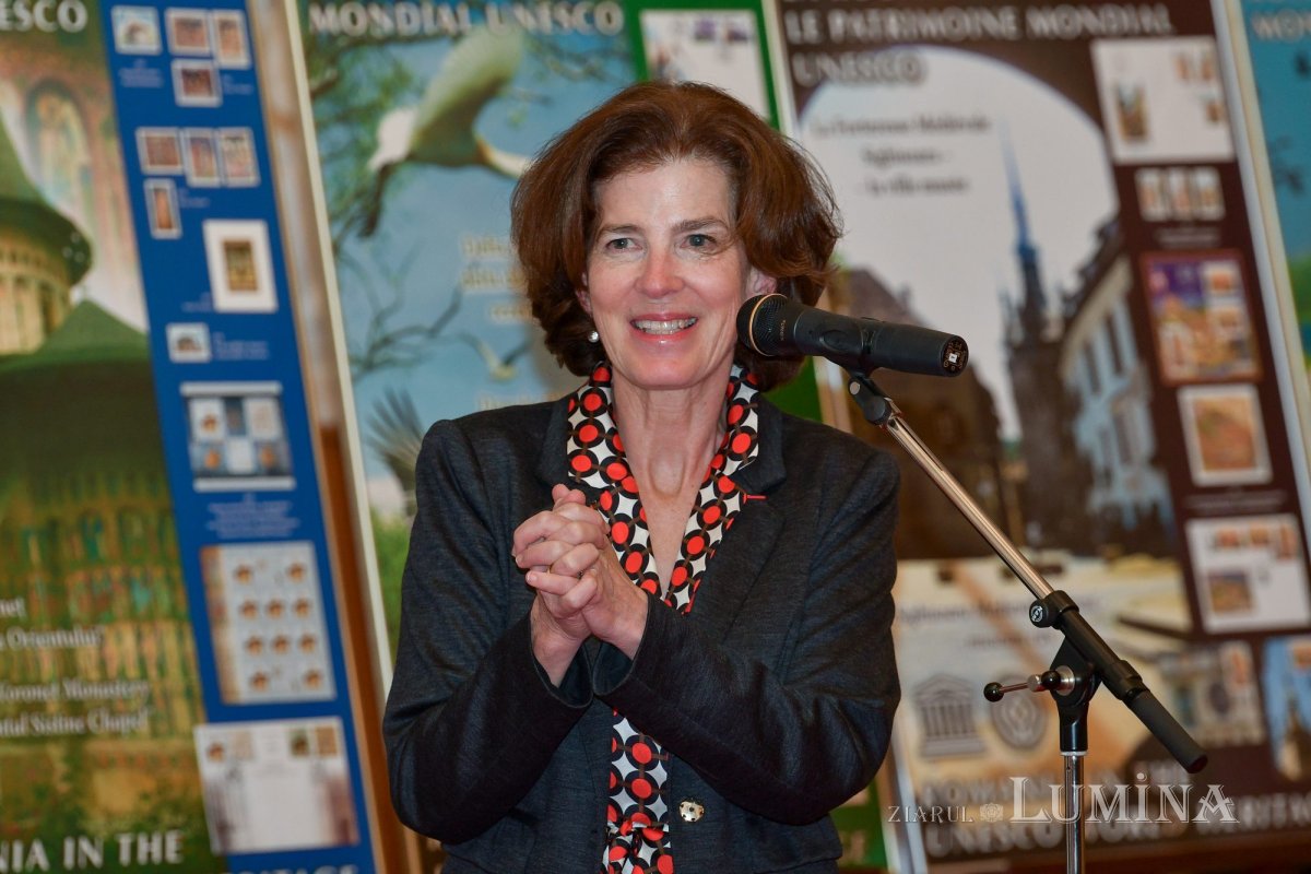 Expoziţie-eveniment la Palatul Parlamentului 234363