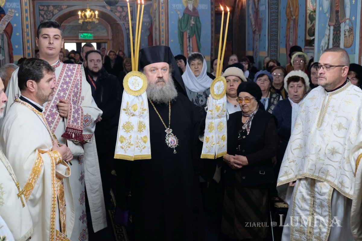 Binecuvântarea lucrărilor realizate la o parohie prahoveană 235378