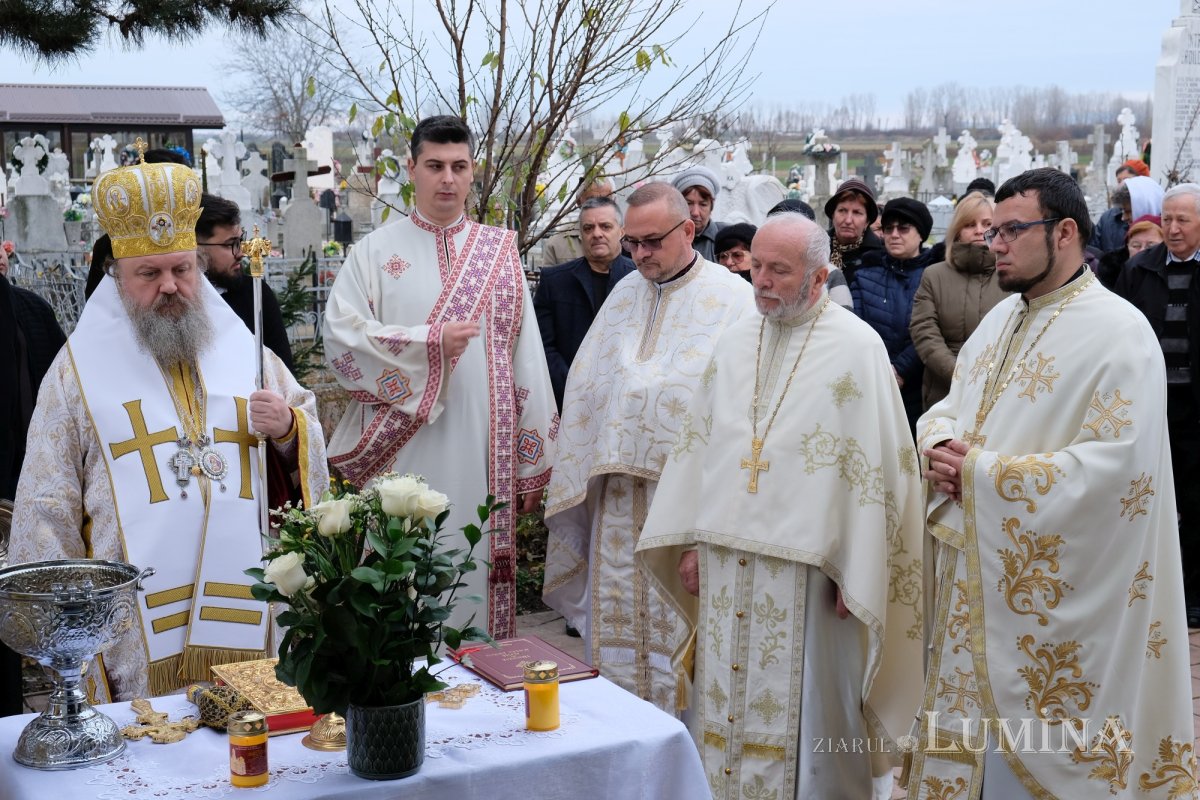 Binecuvântarea lucrărilor realizate la o parohie prahoveană 235385