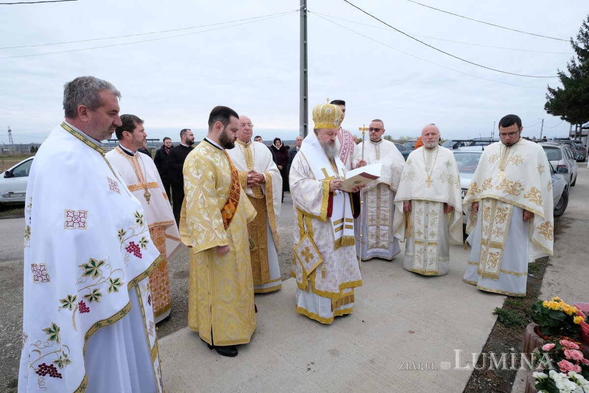 Binecuvântarea lucrărilor realizate la o parohie prahoveană 235391