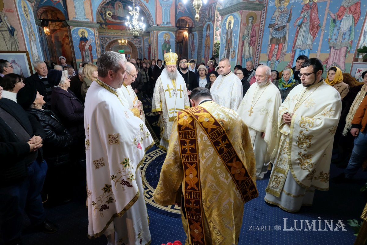 Binecuvântarea lucrărilor realizate la o parohie prahoveană 235394