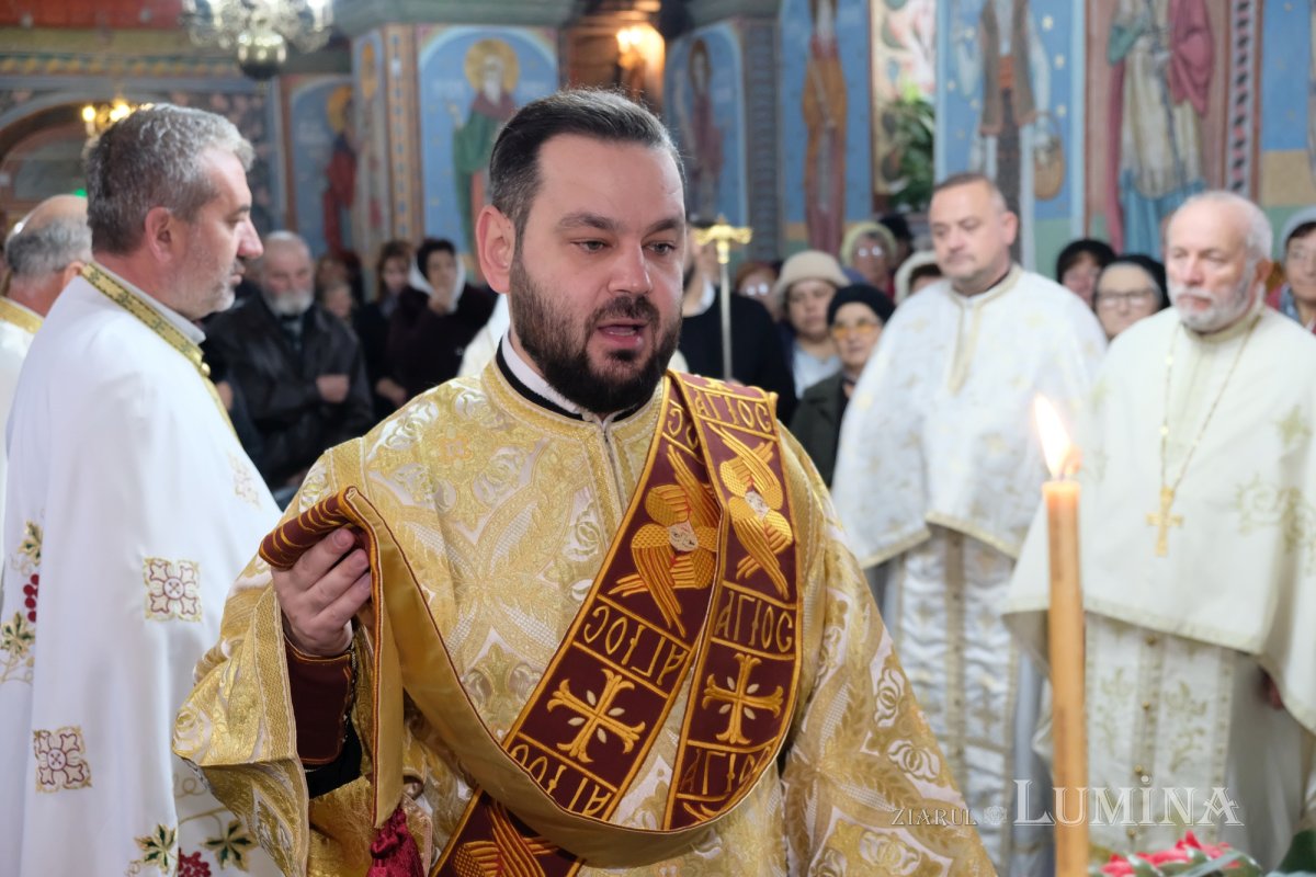 Binecuvântarea lucrărilor realizate la o parohie prahoveană 235399