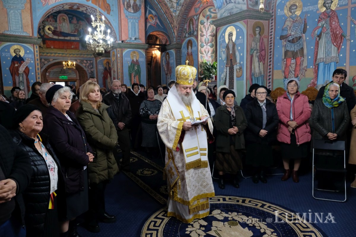 Binecuvântarea lucrărilor realizate la o parohie prahoveană 235402