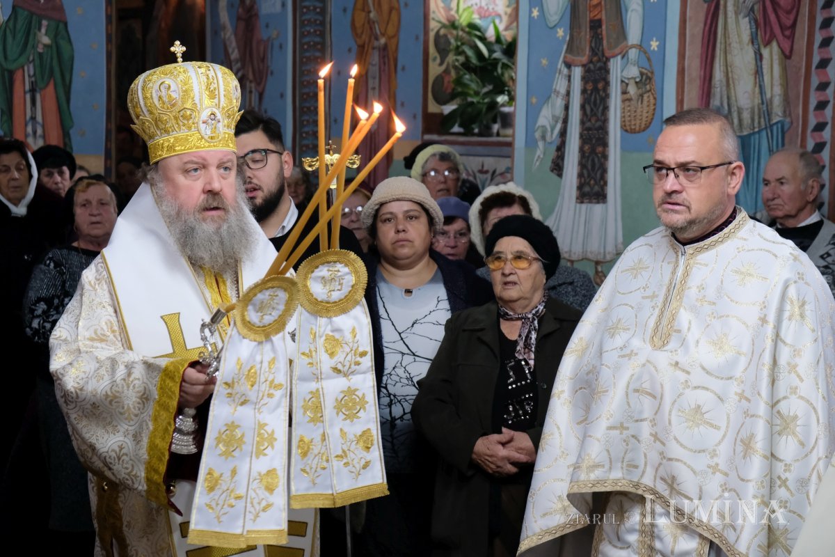 Binecuvântarea lucrărilor realizate la o parohie prahoveană 235404