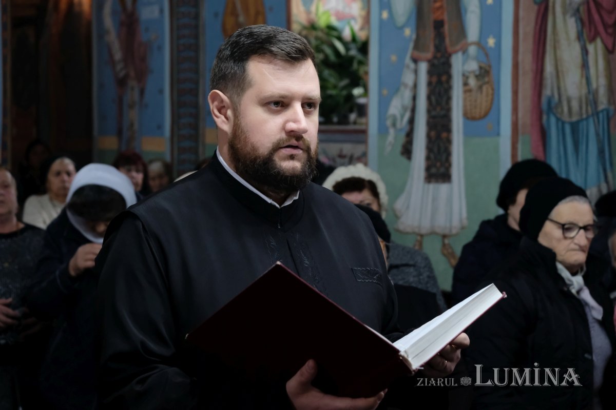 Binecuvântarea lucrărilor realizate la o parohie prahoveană 235406