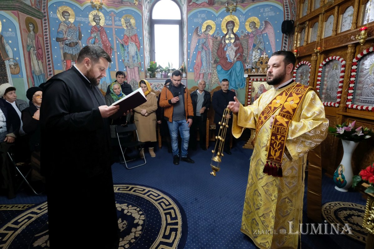 Binecuvântarea lucrărilor realizate la o parohie prahoveană 235407