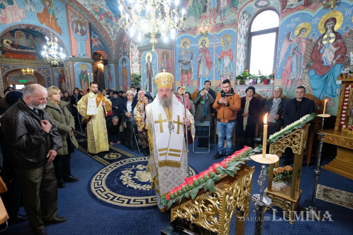 Binecuvântarea lucrărilor realizate la o parohie prahoveană 235411