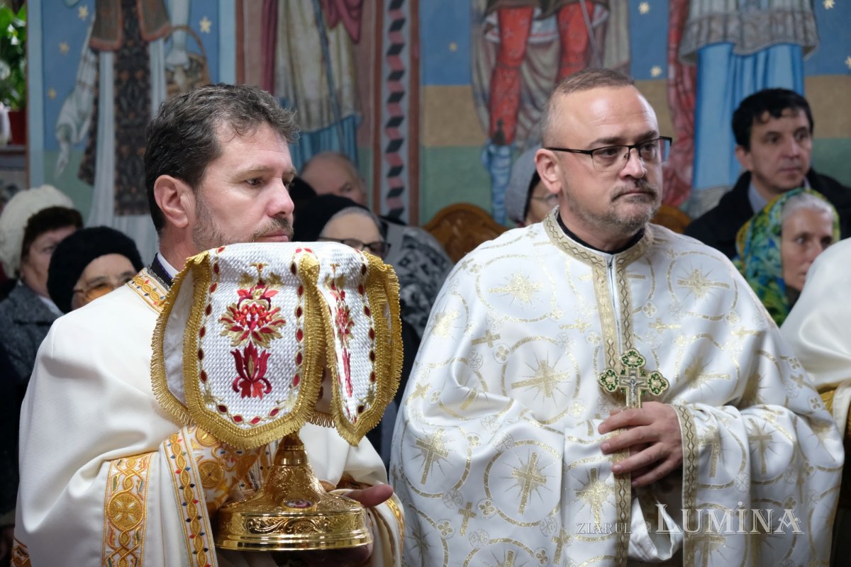 Binecuvântarea lucrărilor realizate la o parohie prahoveană 235413