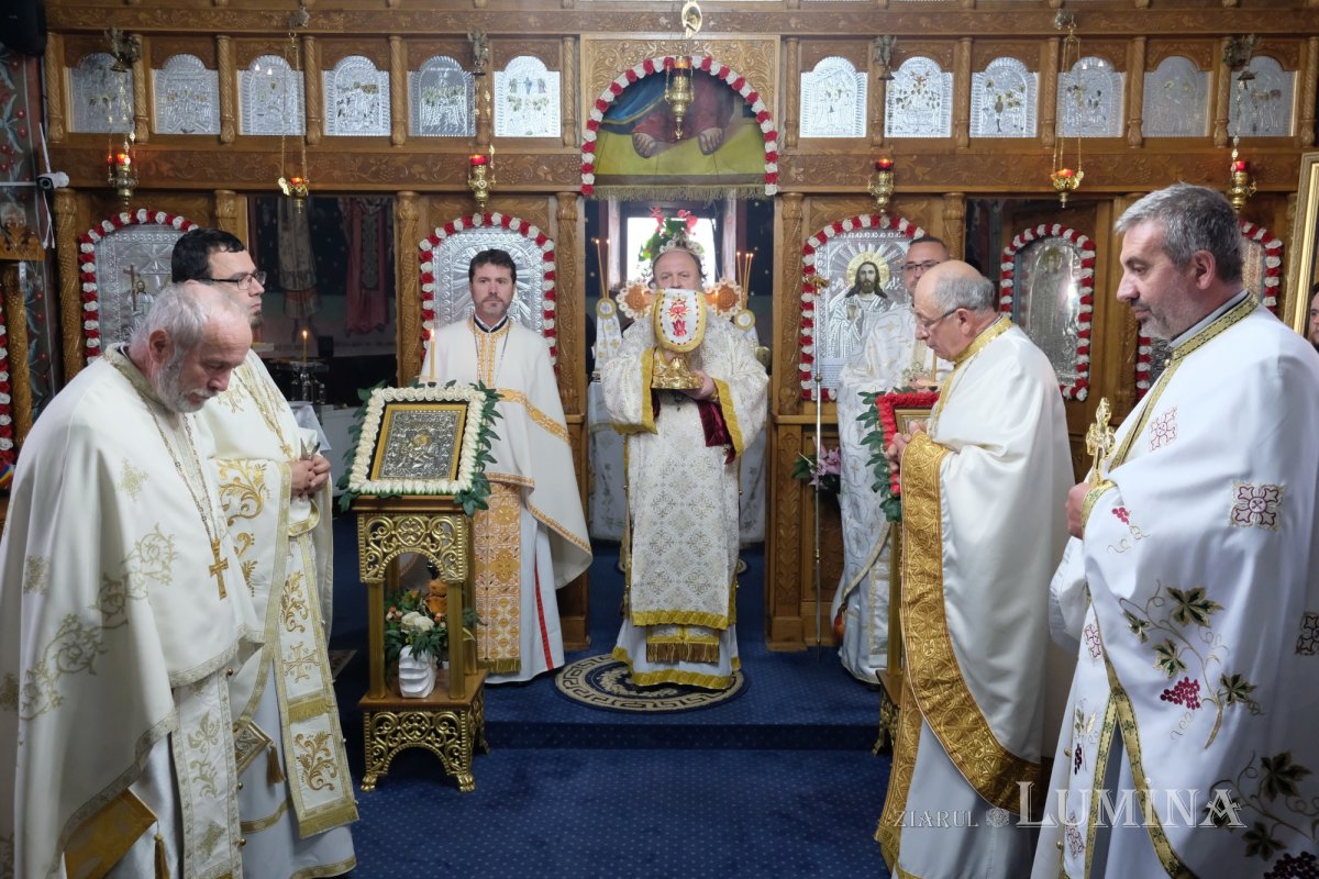 Binecuvântarea lucrărilor realizate la o parohie prahoveană 235414