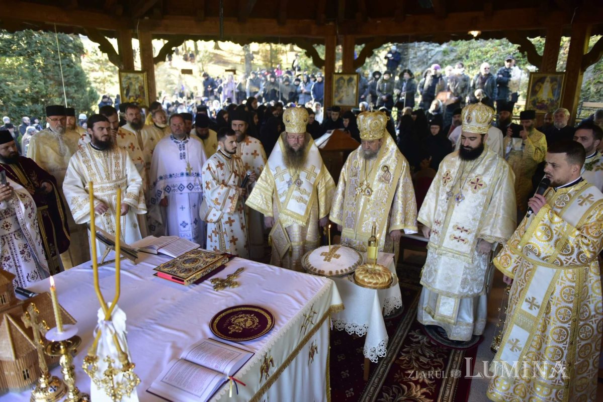 Părintele Arsenie Boca, pomenit la 33 ani de la trecerea în veșnicie 235584