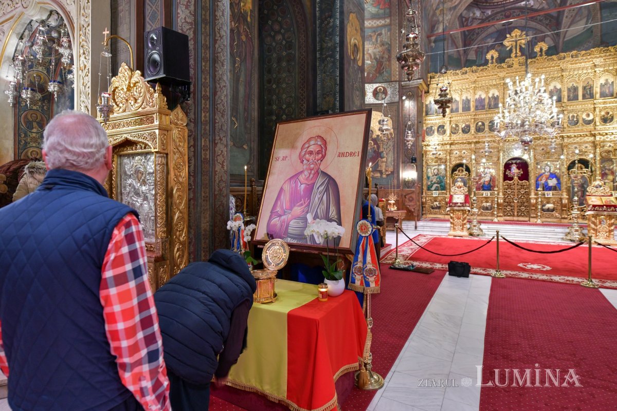 Laudă de seară adusă Ocrotitorului României la Catedrala Patriarhală 235604