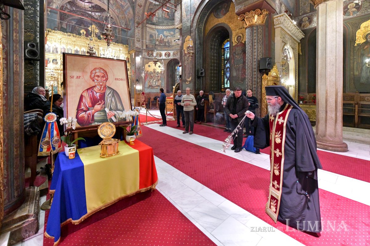 Laudă de seară adusă Ocrotitorului României la Catedrala Patriarhală 235613