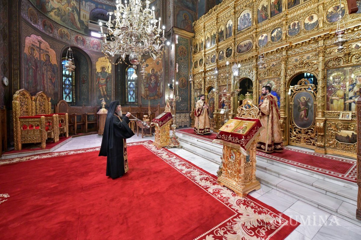 Laudă de seară adusă Ocrotitorului României la Catedrala Patriarhală 235616
