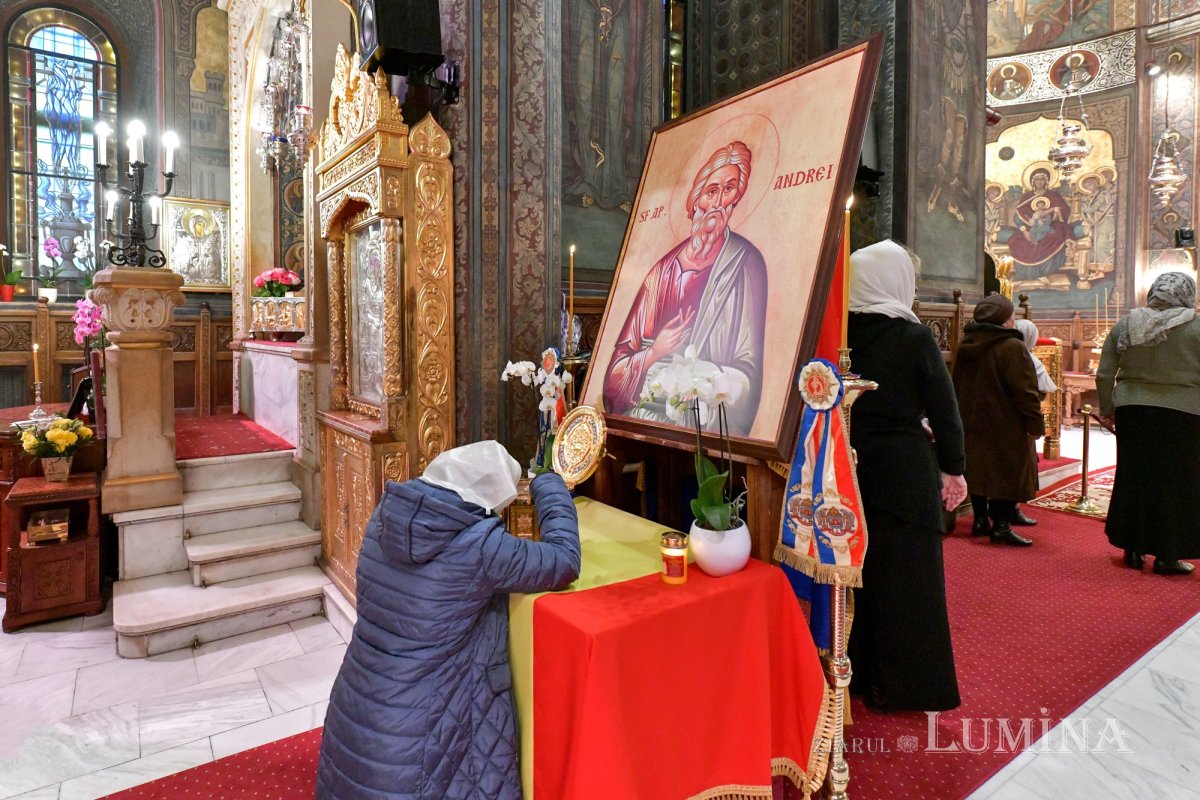 Laudă de seară adusă Ocrotitorului României la Catedrala Patriarhală 235619