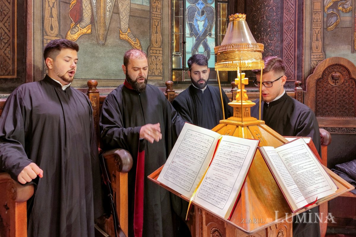 Laudă de seară adusă Ocrotitorului României la Catedrala Patriarhală 235624