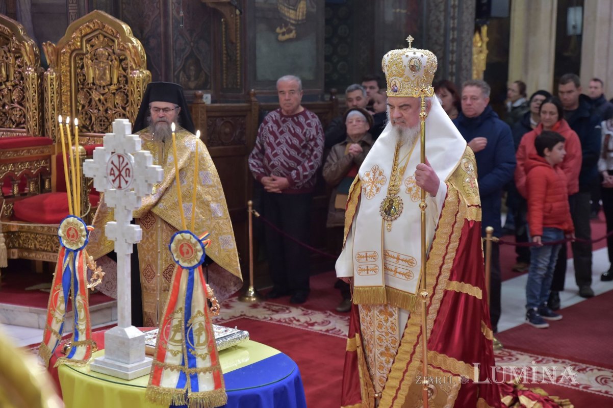 Patriarhul României a săvârşit Te Deum-ul de Ziua Naţională 235877