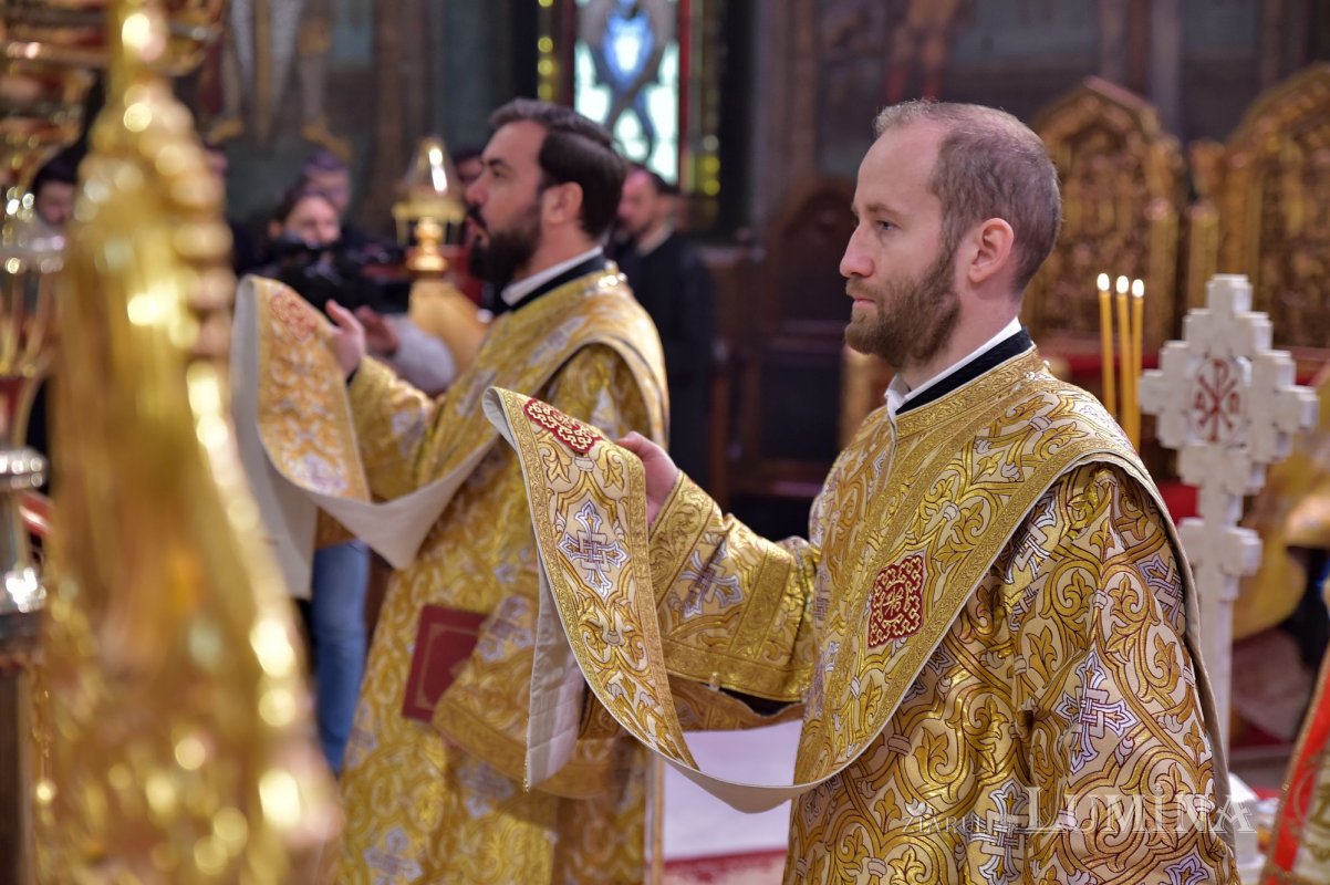 Patriarhul României a săvârşit Te Deum-ul de Ziua Naţională 235879