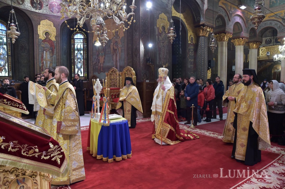 Patriarhul României a săvârşit Te Deum-ul de Ziua Naţională 235880