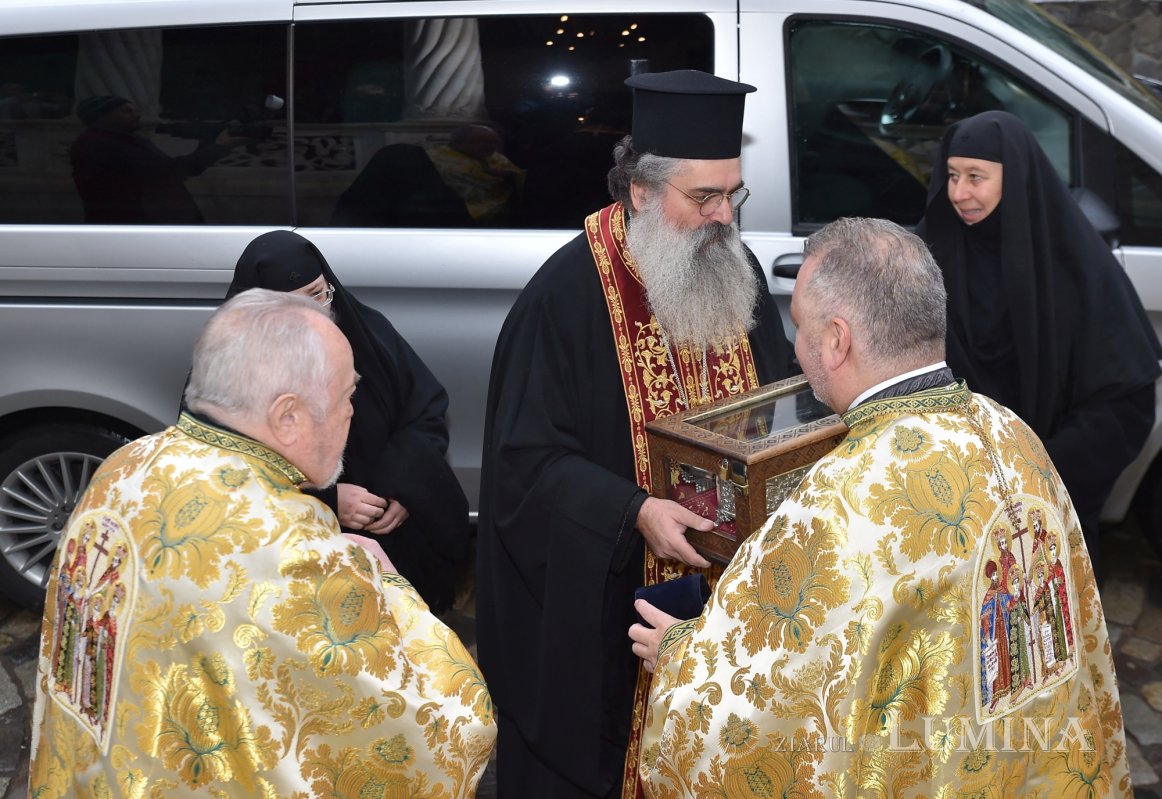 Brâul Maicii Domnului a ajuns la Biserica „Sfântul Gheorghe”-Nou din Capitală 236073