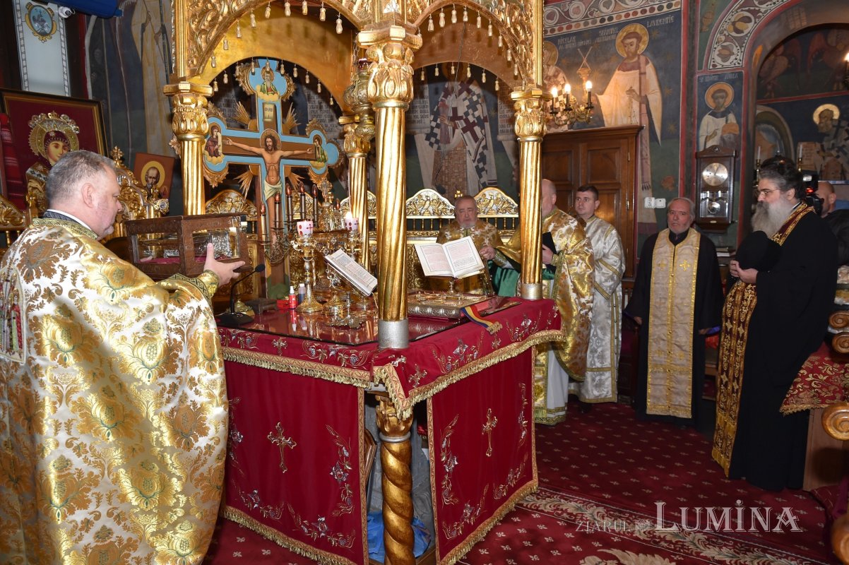 Brâul Maicii Domnului a ajuns la Biserica „Sfântul Gheorghe”-Nou din Capitală 236079