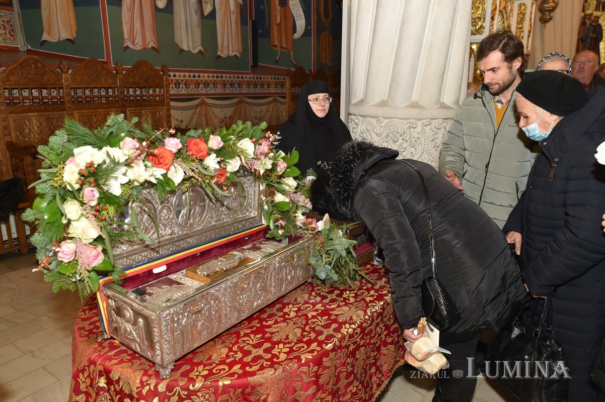 Brâul Maicii Domnului a ajuns la Biserica „Sfântul Gheorghe”-Nou din Capitală 236088