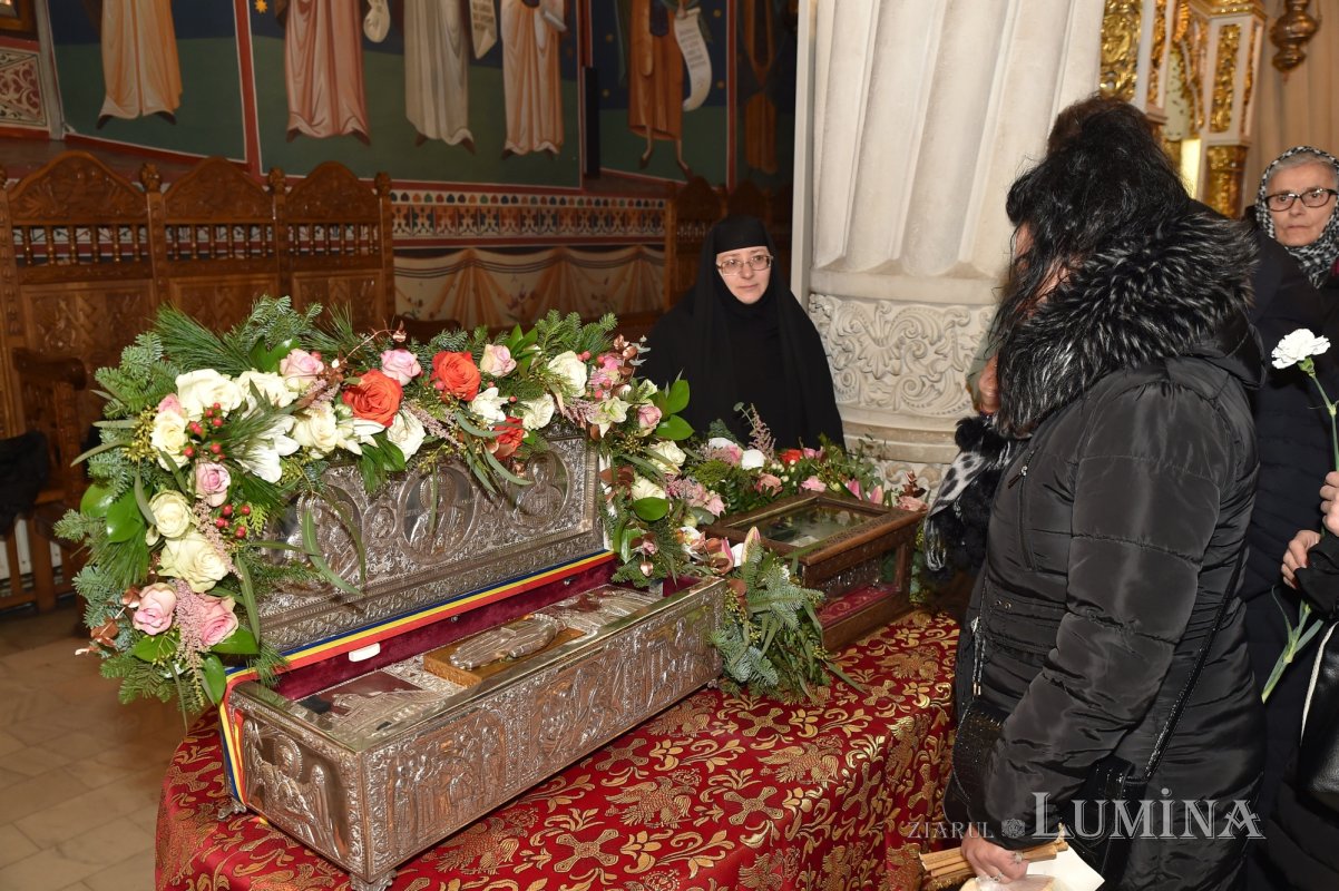 Brâul Maicii Domnului a ajuns la Biserica „Sfântul Gheorghe”-Nou din Capitală 236089