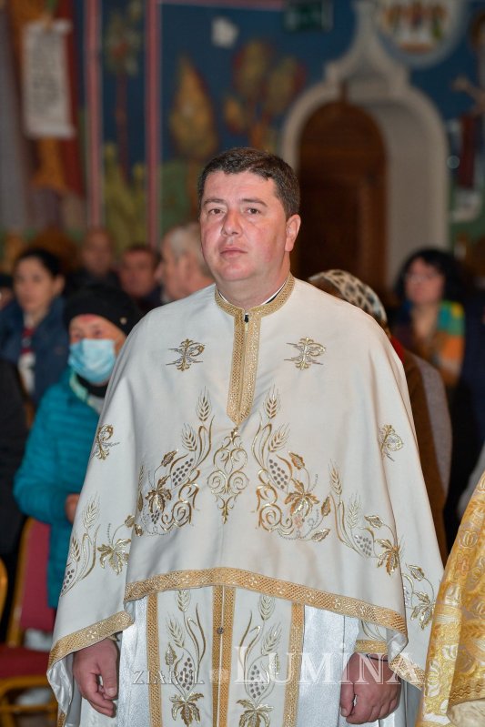 Rugăciune și pomenire la Parohia „Sfânta Vineri”- Drumul Taberei 236582