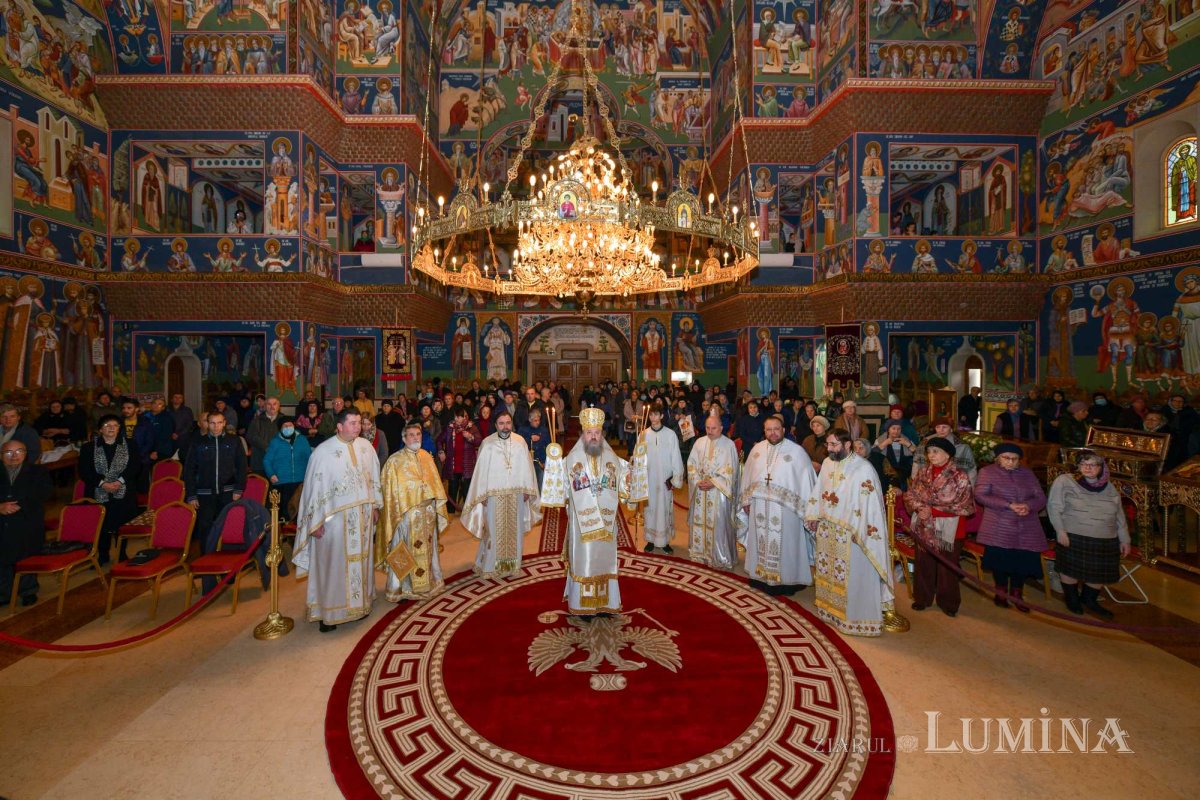 Rugăciune și pomenire la Parohia „Sfânta Vineri”- Drumul Taberei 236588