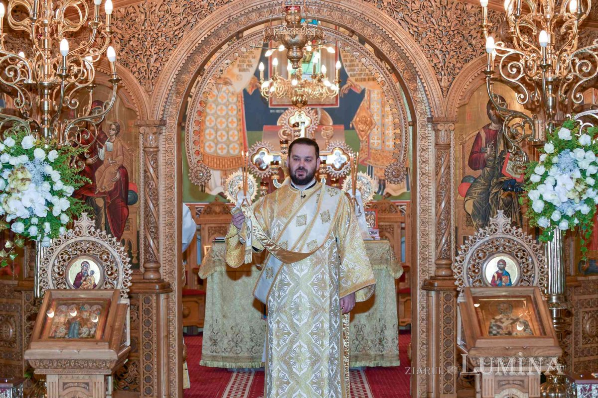 Rugăciune și pomenire la Parohia „Sfânta Vineri”- Drumul Taberei 236596