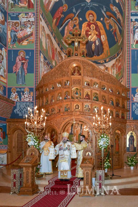 Rugăciune și pomenire la Parohia „Sfânta Vineri”- Drumul Taberei 236599