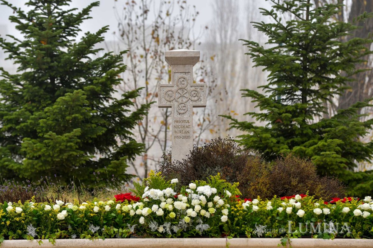 Rugăciune și pomenire la Parohia „Sfânta Vineri”- Drumul Taberei 236602