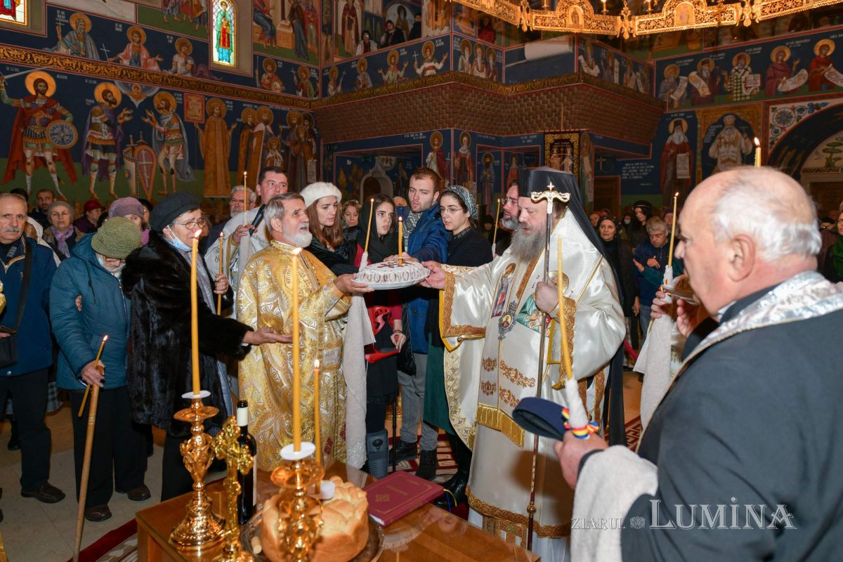 Rugăciune și pomenire la Parohia „Sfânta Vineri”- Drumul Taberei 236616