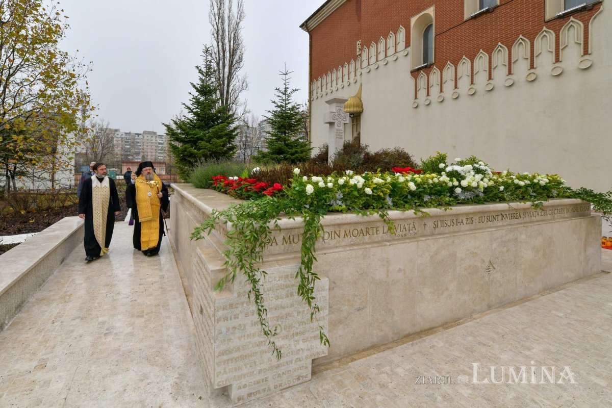 Rugăciune și pomenire la Parohia „Sfânta Vineri”- Drumul Taberei 236619