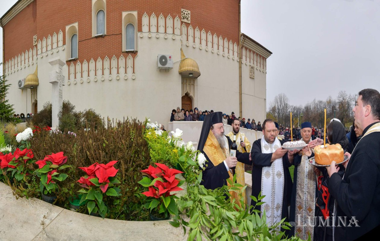 Rugăciune și pomenire la Parohia „Sfânta Vineri”- Drumul Taberei 236621