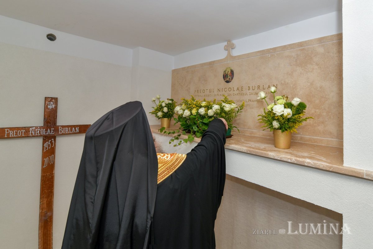 Rugăciune și pomenire la Parohia „Sfânta Vineri”- Drumul Taberei 236622