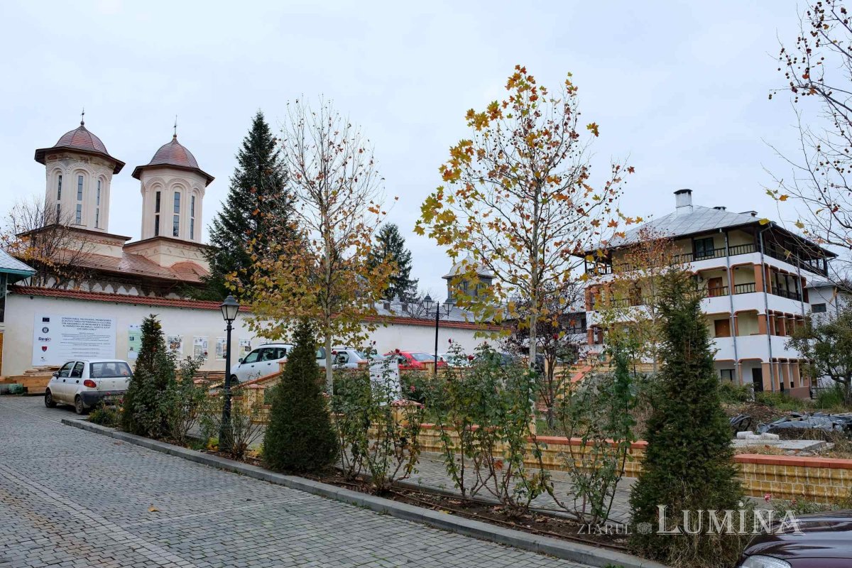 Sub protecția Sfântului Nicolae la Mănăstirea Sitaru 236437